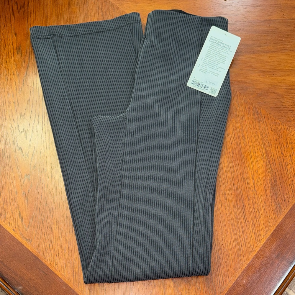 NWT Lululemon Ribbed Softstreme Flared Pant Regular Black LW5GVKS SIZE 4 $138 - Picture 1 of 6